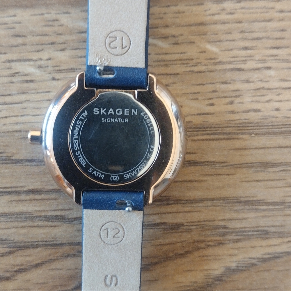 Women's Skagen SKW2592 Signatur Blue Leather 30MM Quartz Watch - Picture 4 of 5